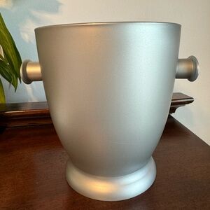 NOS - CRATE & BARREL WINE CHILLING ICE BUCKET PEARL GREY, MADE IN FRANCE 435–805